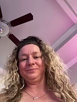 Snapshot of Vivian_MayXxX chatting on February 2025 10:49:02 PM Vivian MayXxX online show from February 2025 10:49:02 PM