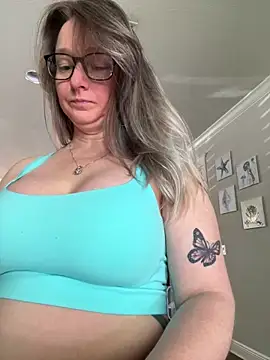 Snapshot of Vivian_MayXxX chatting on March 2025 08:10:01 PM Vivian MayXxX online show from March 2025 08:10:01 PM