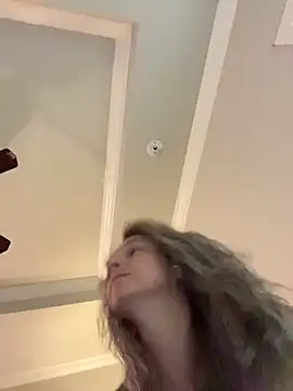 Snapshot of Vivian_MayXxX chatting on November 2025 10:42:02 PM Vivian MayXxX online show from November 2025 10:42:02 PM