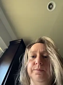 Snapshot of Vivian_MayXxX chatting on November 2025 01:36:01 PM Vivian MayXxX online show from November 2025 01:36:01 PM