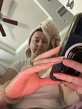 Snapshot of Vivian_MayXxX chatting on February 2026 07:18:01 PM Vivian MayXxX online show from February 2026 07:18:01 PM