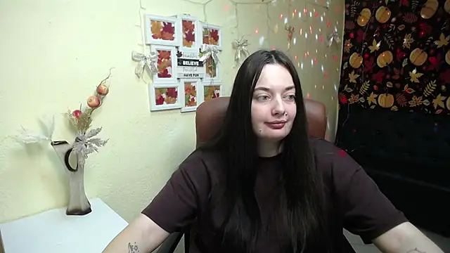 MilanaPrice online show from November 2025 06:30:02 PM