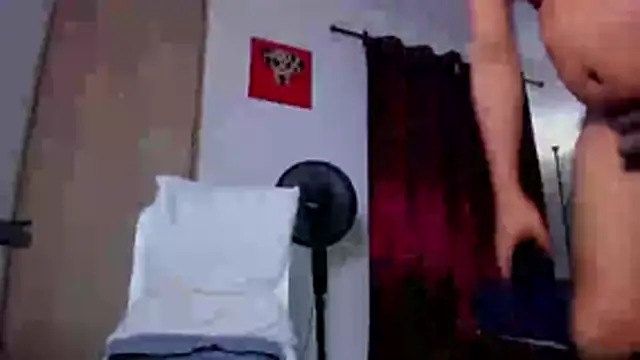 Snapshot of Cloudy_pigDude chatting on July 2026 04:25:01 AM Cloudy pigDude online show from July 2026 04:25:01 AM
