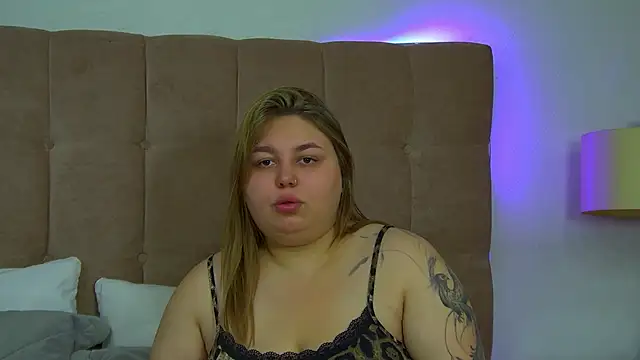 LillianKim online show from November 2025 06:31:02 PM