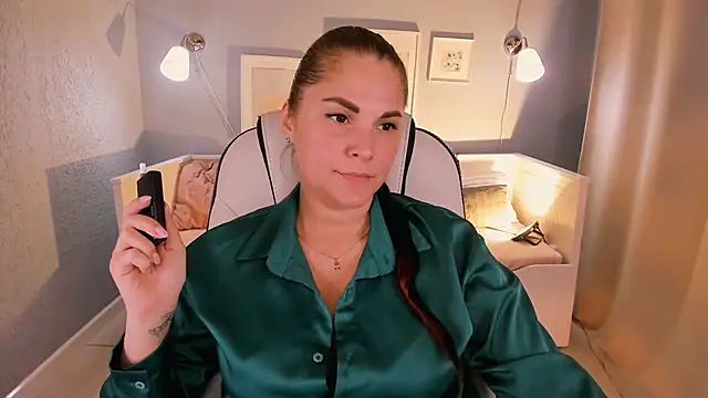 Ellis Foxy online show from December 2024 09:08:01 PM