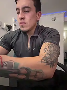 strongboy  online show from April 2026 07:36:01 PM