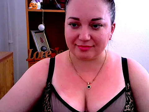 AmanaGi online show from November 2025 04:41:02 PM