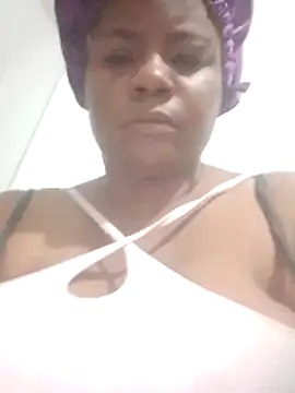 Snapshot of bigtitssxx chatting on July 2026 11:44:01 PM bigtitssxx online show from July 2026 11:44:01 PM