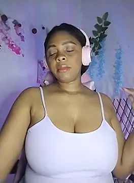 collegechica online show from October 2025 07:15:01 AM