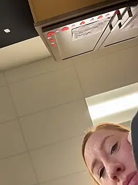 cinnatitties online show from October 2025 05:35:01 PM