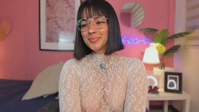 Snapshot of SoySaraa chatting on February 2026 06:18:02 AM SoySaraa online show from February 2026 06:18:02 AM