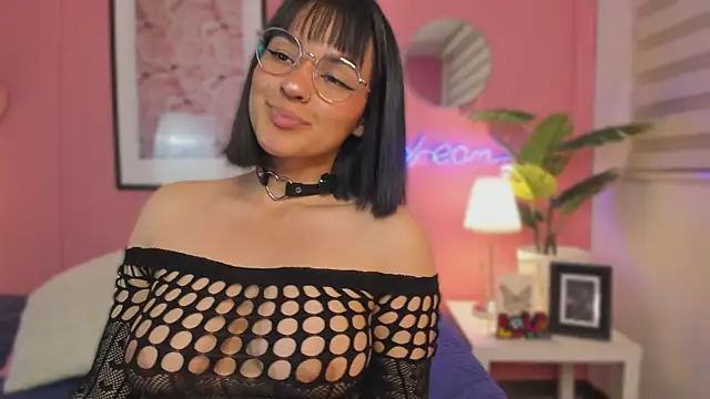 Snapshot of SoySaraa chatting on February 2026 06:29:02 AM SoySaraa online show from February 2026 06:29:02 AM