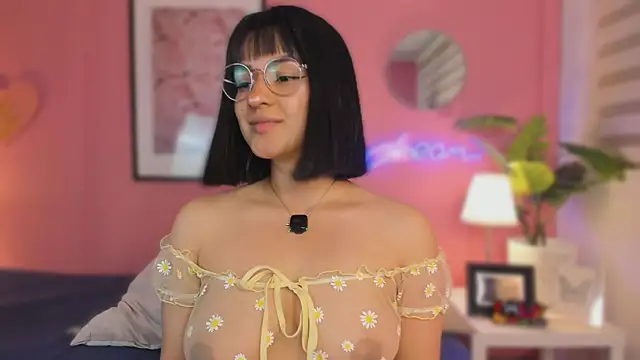 Snapshot of SoySaraa chatting on February 2026 06:10:02 AM SoySaraa online show from February 2026 06:10:02 AM