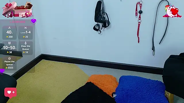 Catwhite  online show from February 2025 06:58:02 PM