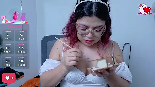 Catwhite  online show from March 2025 03:06:01 PM