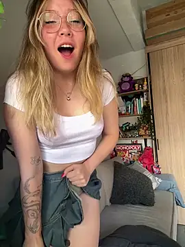 Darling XXX online show from April 2026 06:39:01 PM