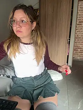 Darling XXX online show from April 2026 07:47:02 PM