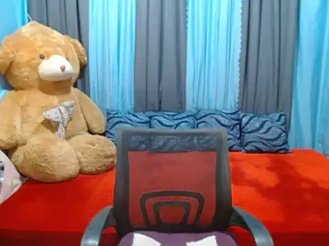 Snapshot of xxSexyBitch69xx chatting on December 2024 01:00:02 PM xxSexyBitch69xx online show from December 2024 01:00:02 PM