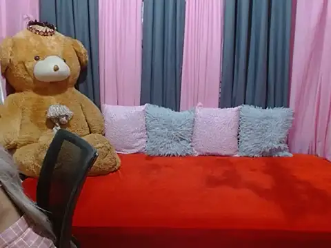 Snapshot of xxSexyBitch69xx chatting on November 2025 02:13:01 AM xxSexyBitch69xx online show from November 2025 02:13:01 AM