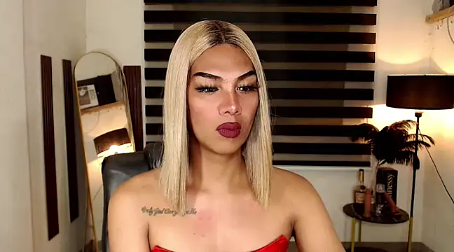 SarahAmber online show from March 2025 04:01:01 PM