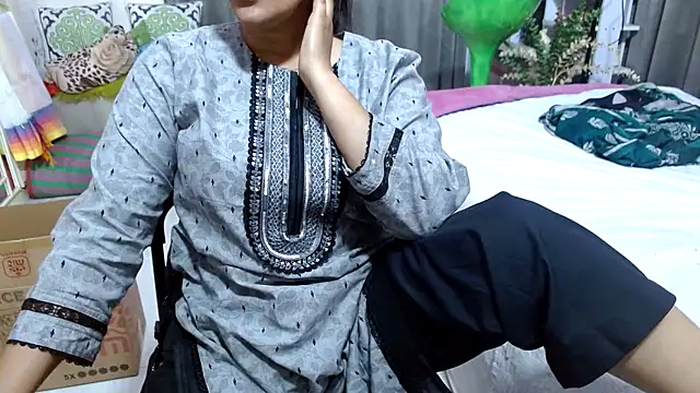 Lovelywife786 online show from February 2025 01:28:01 PM