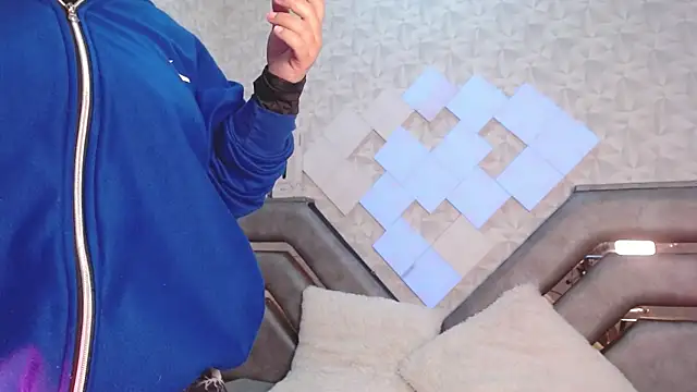 EmilyQueen3x online show from September 2025 01:32:01 PM