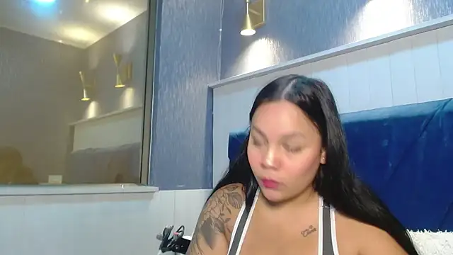 EmilyQueen3x online show from February 2026 02:21:02 PM