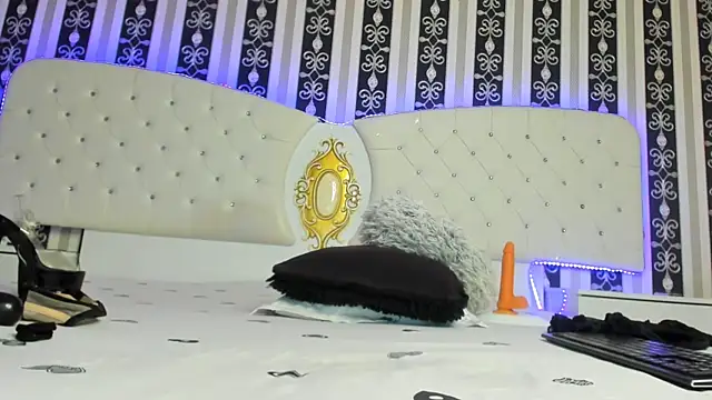 Snapshot of Aidasina chatting on February 2025 08:10:01 PM Aidasina online show from February 2025 08:10:01 PM