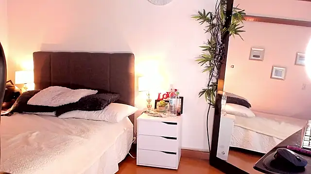 Alicee Levine online show from March 2025 12:26:02 AM