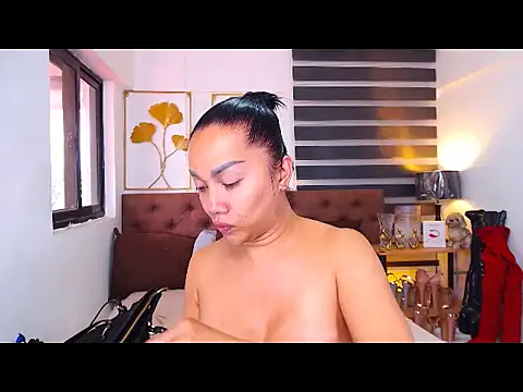 Snapshot of MeatyhorsecockMistress chatting on February 2026 04:02:01 AM MeatyhorsecockMistress online show from February 2026 04:02:01 AM