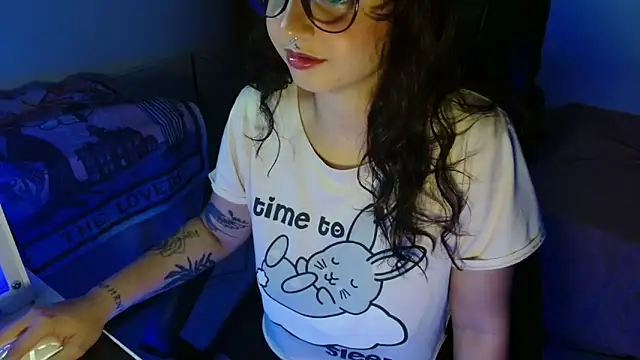 Snapshot of myamillor chatting on January 2025 10:19:01 PM myamillor online show from January 2025 10:19:01 PM