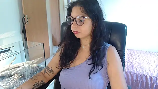 Snapshot of myamillor chatting on March 2025 02:29:02 PM myamillor online show from March 2025 02:29:02 PM