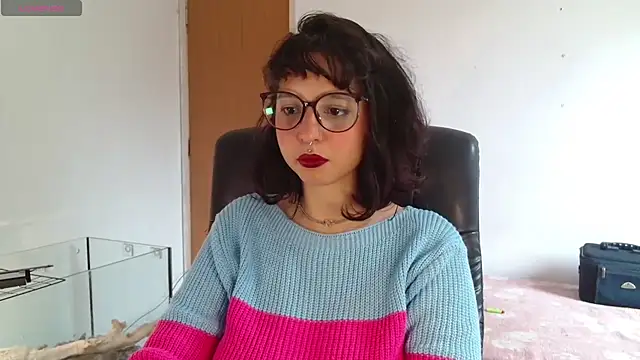 Snapshot of myamillor chatting on September 2025 01:04:01 PM myamillor online show from September 2025 01:04:01 PM