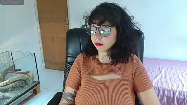 Snapshot of myamillor chatting on October 2025 11:21:02 AM myamillor online show from October 2025 11:21:02 AM