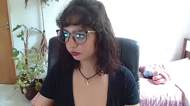 Snapshot of myamillor chatting on December 2025 01:29:01 PM myamillor online show from December 2025 01:29:01 PM