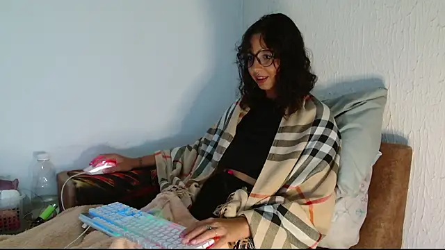 Snapshot of myamillor chatting on February 2026 08:40:02 PM myamillor online show from February 2026 08:40:02 PM