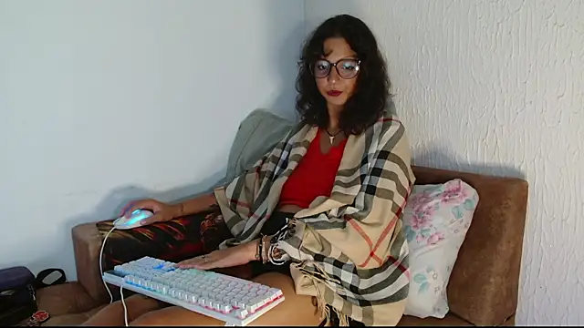 Snapshot of myamillor chatting on February 2026 08:20:01 PM myamillor online show from February 2026 08:20:01 PM