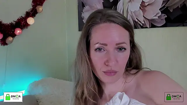 Queenymel online show from March 2025 03:37:01 PM