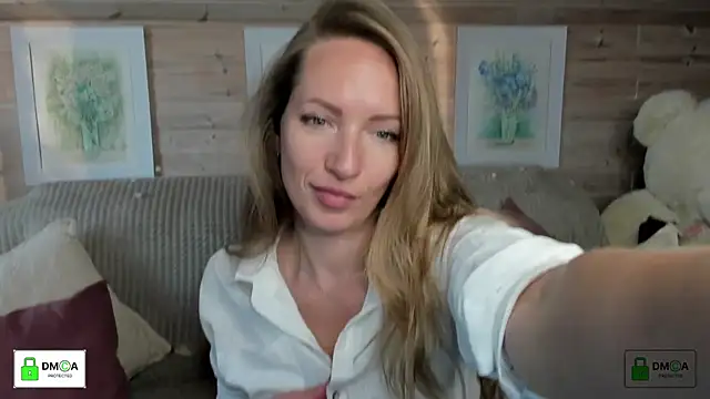 Queenymel online show from September 2025 03:56:02 PM