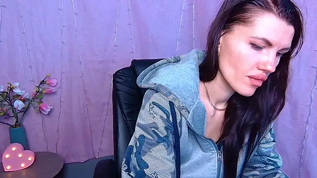 Snapshot of MilaLoona chatting on February 2026 07:29:02 AM MilaLoona online show from February 2026 07:29:02 AM