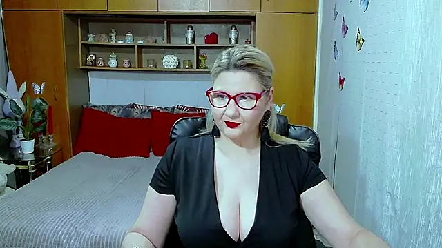 LucilleFenlys online show from March 2026 07:50:01 PM