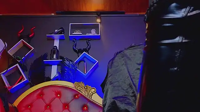 PerlaDivaio online show from January 2025 05:02:01 PM