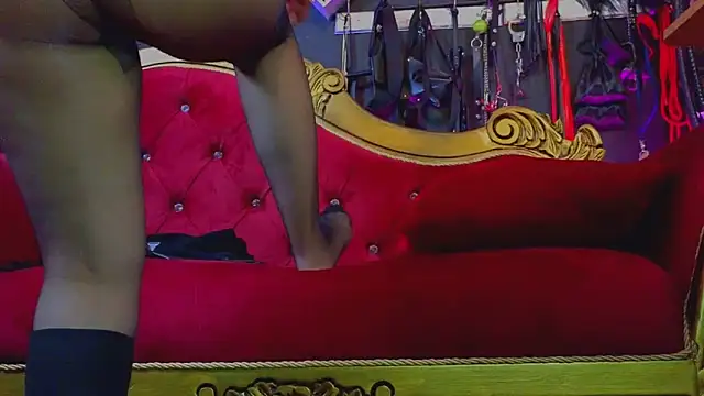 PerlaDivaio online show from October 2025 02:32:02 PM