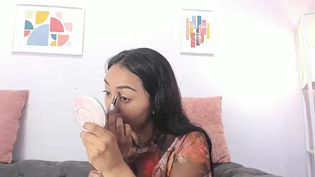 miss soffi  online show from January 2025 12:24:02 PM