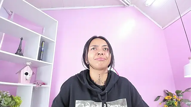 miss soffi  online show from February 2025 12:03:02 PM