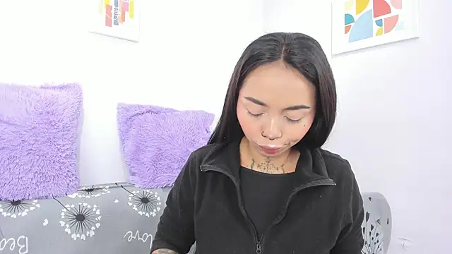 miss soffi  online show from October 2025 12:28:01 PM