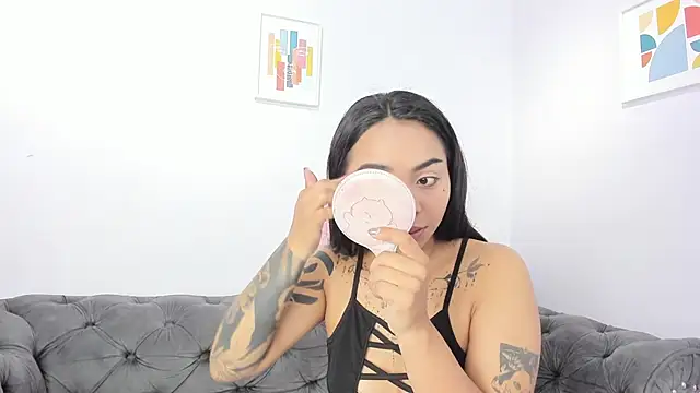 miss soffi  online show from November 2025 12:23:02 PM