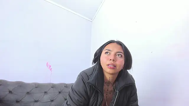 miss soffi  online show from April 2026 06:52:01 PM