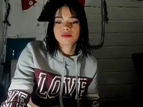 sarasandle online show from January 2025 04:47:01 AM