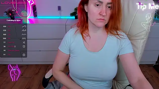 Kamilla Hot online show from March 2025 07:05:01 PM